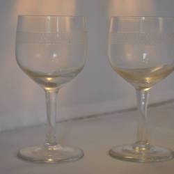 2 glaasjes, gegraveerde band