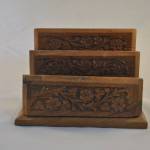 Brievenstandaard, hout