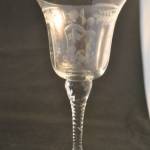 wijnglas, kristal, met gravering (16 cm)