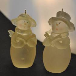 2 zingende kerstfiguren (om op te hangen)