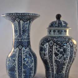 Vaas en dekselpot, Delftsblauw (Royal Sphinx Boch)