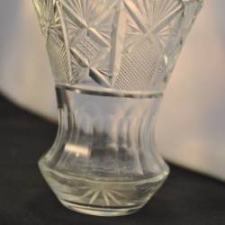 Vaasje, geslepen glas
