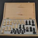 Schaakstukken (in houten doos)