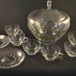 Bowlkom met 6 schaaltjes en 2 schoteltjes