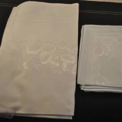 6 servetten en tafellaken 130 x 168 (wit linnen)