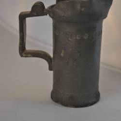 Tinnen maatbeker 8 x 4 (1/2 deciliter)