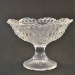 Schaaltje op voet, glas