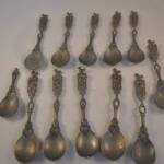 11 antieke tinnen lepels (12,5 cm) + 1