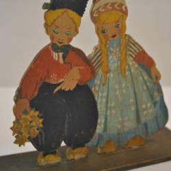 Klederdrachtstel (gefiguurzaagd)