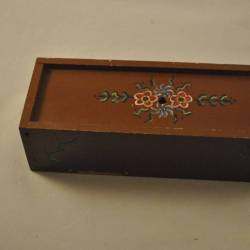 Houten pennendoosje, bruin (volkschilderkunst)