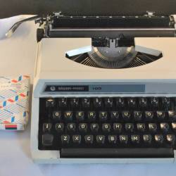Schrijfmachine: Silver Reed 100