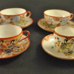 4  kop en schotels, Chinees/Japans (3 verschillend)