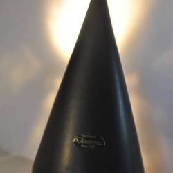 Keramiek object: grijze kegelvorm, 26 cm (Douwsma 1966)