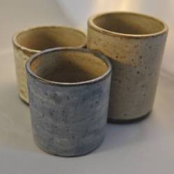 Ensemble van 3 kleine potjes, keramiek, 9 cm (Hannie Mein)