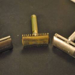 3 oude scheermesjes (Gilette)