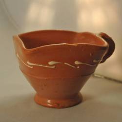 test (aardewerk kom) 9 x 14 x 14 cm (kleine beschadiging)