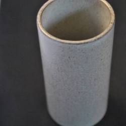 Klein recht vaasje, grijs keramiek (geen merk) 9 cm