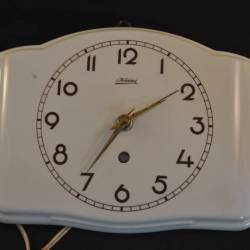 Electrische wandklok, wit (Kaiser)