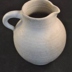 Bol kruikje, wit, gemerkt 12 cm