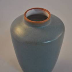 Klein vaasje, grijsgroenachtig, 9 cm,(Ravelli)