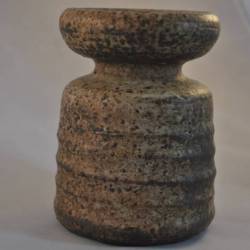 Vaasje, grijs/bruin met zwart, 12,5 cm (Mobach)