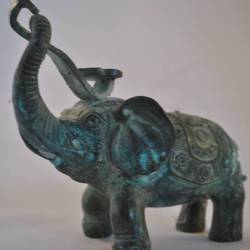Bronzen olifantje 14 cm